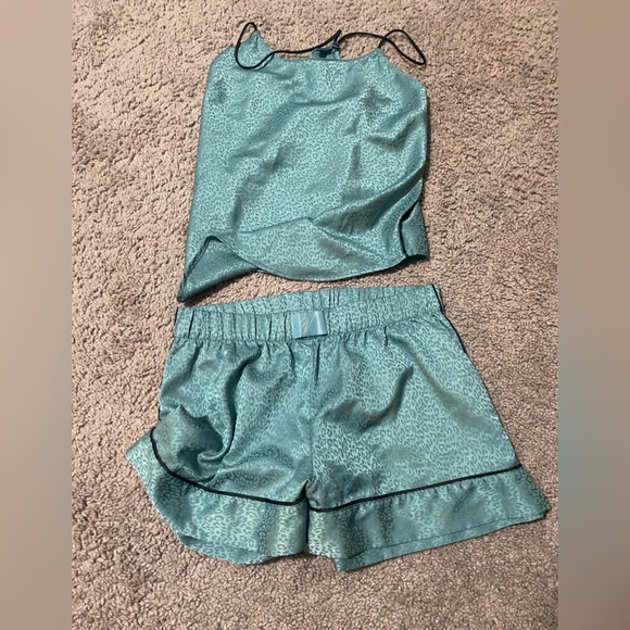 Victoria's Secret Pajamas set size XS silky feel - Picture 1 of 5
